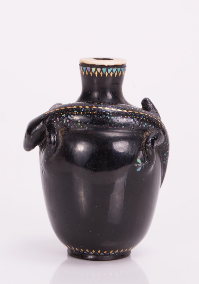 CHINESE LACQUER SNUFF BOTTLE WITH MOTHER OF PEARL (1 of 4)