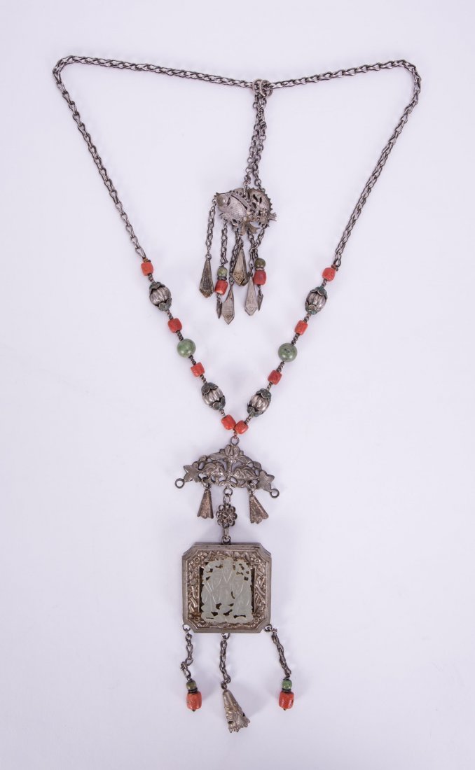 CHINESE SILVER NECKLACE WITH CORAL AND JADE PLAQUE (1 of 2)