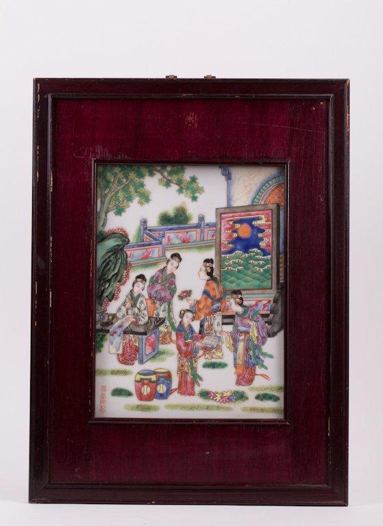 CHINESE PORCELAIN PLAQUE WITH FIGURINE (1 of 5)