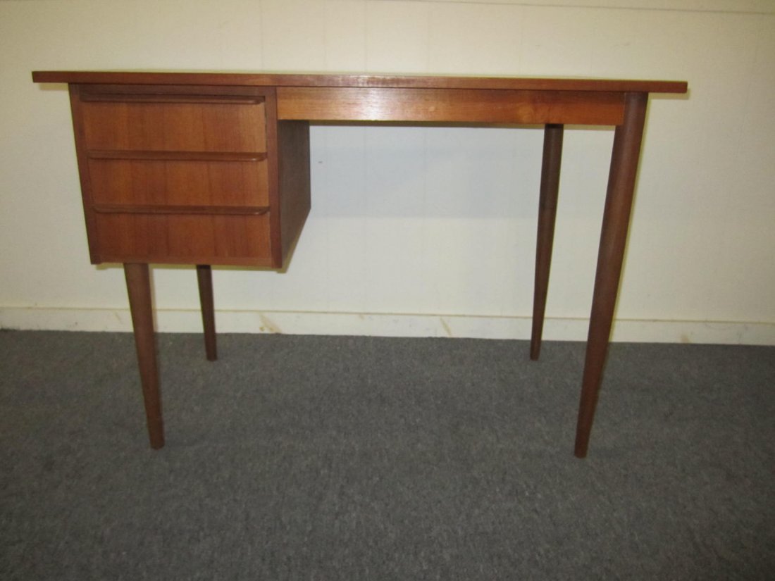 Petitie Danish Modern Teak Desk (1 of 4)