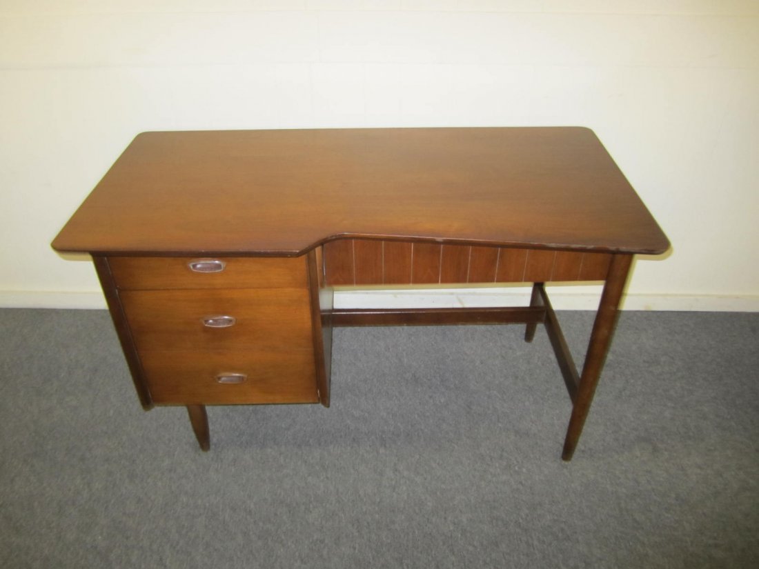 Mid-Century Modern American walnut desk (1 of 5)