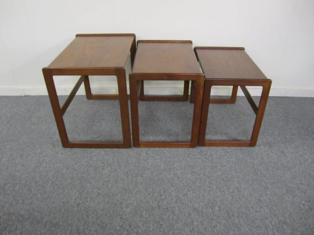 Nice Set 3 Danish Modern Teak Nesting Stacking Tables (1 of 5)