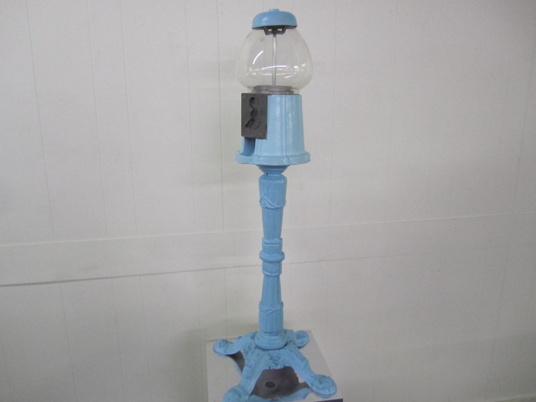 Fun Cast Iron Bubblegum Machine (1 of 4)