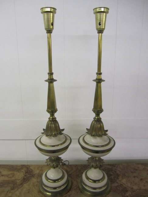Lovely Pair of Stiffel White Enamel and Brass Lamps (1 of 4)