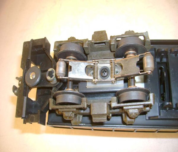 ABT: Lionel #8477 New York Central GP-9 Diesel/OB - 7