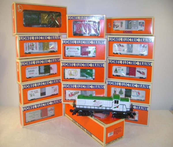 ABT: Mint Lionel #18827 Christmas RS-3 Diesel & 1: Paul V. Ambrose and Drew J. Bauer present: This is the Fifteen Piece Christmas/Happy Holidays Train Set that Lionel made in the 1980s and 1990s. Included are the #18827 Christmas RS-3 Diesel with Dual