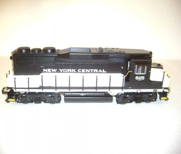 ABT: Lionel #28850 NYC GP-30 Command Diesel/OB - 6