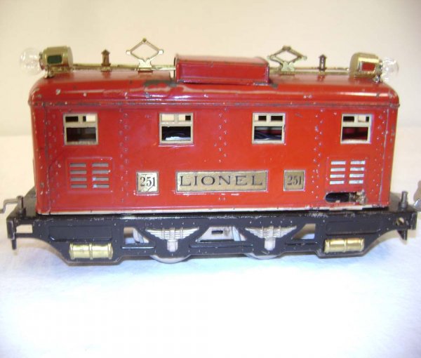 ABT: Lionel #251 Red Electric/Cream Stripe - 3