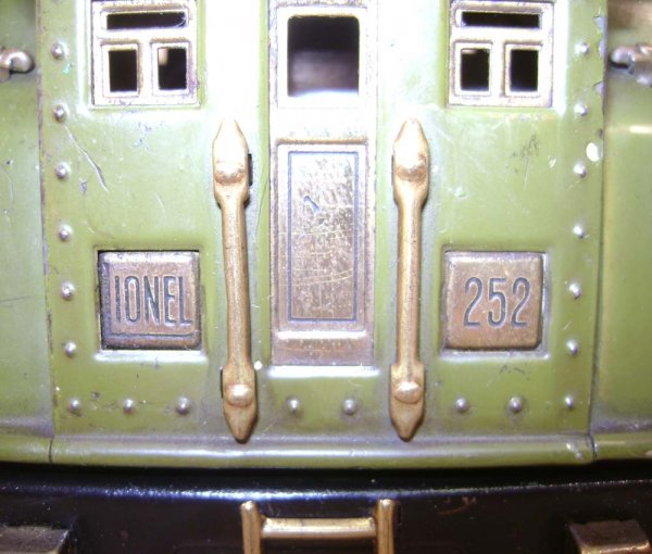 ABT: Lionel #252 Olive Green Electric Engine - 7