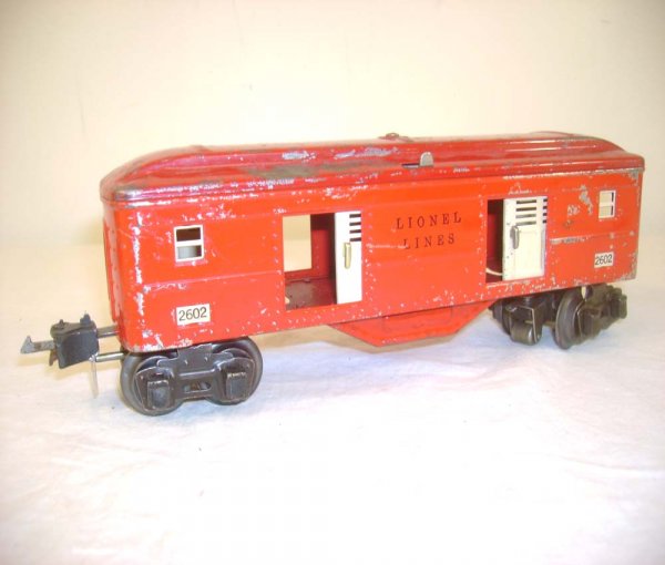 ABT: Lionel #2600/01/02 Red/Cream Passenger Cars - 7
