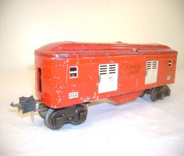 ABT: Lionel #2600/01/02 Red/Cream Passenger Cars - 5