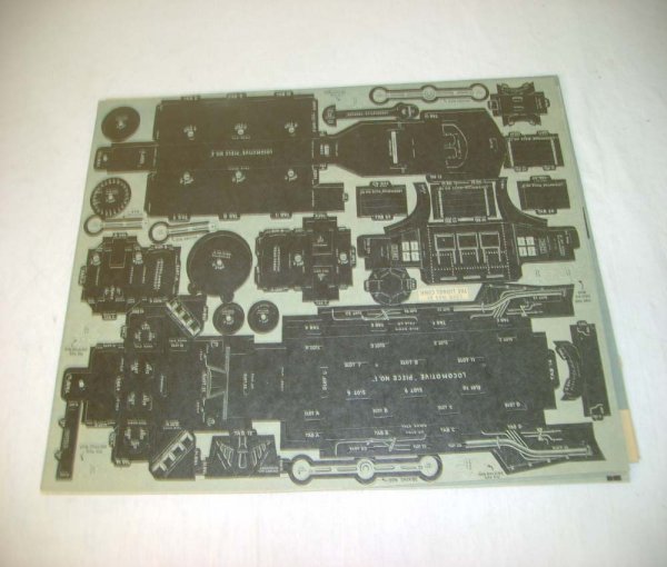 ABT: Mint Lionel #50 World War II Paper Train/Brick - 6