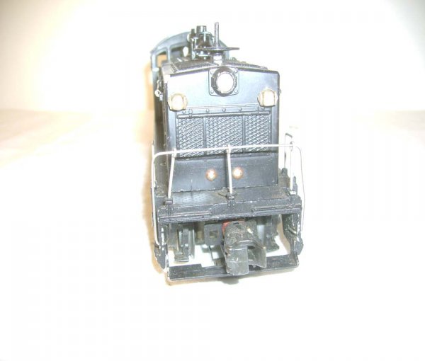 ABT: Lionel #623 Black Santa Fe Diesel Switcher - 4