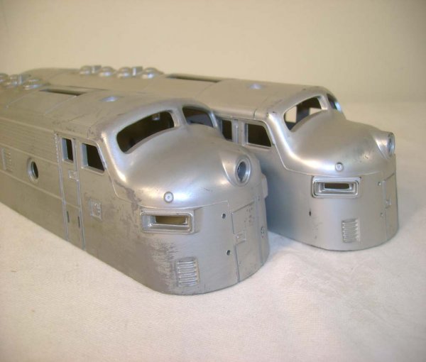 ABT: Lionel #2333 Silver-Primed F-3 Cabs - 6