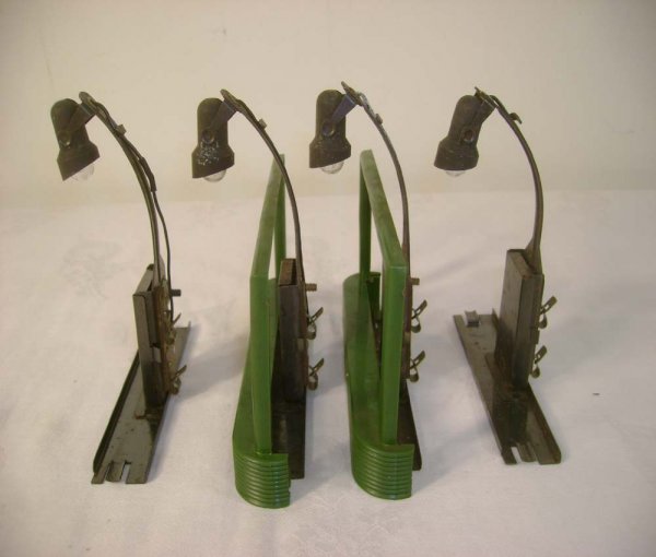 ABT: Four Lionel #410 Billboard Blinkers/two OBs+ - 4