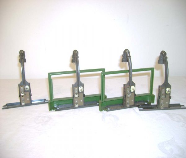ABT: Four Lionel #410 Billboard Blinkers/two OBs+ - 5