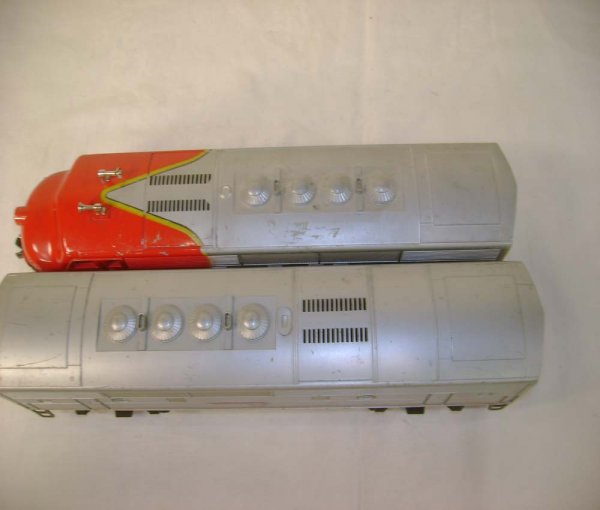 ABT: Lionel #2243 Santa Fe F-3 AB Diesels - 9