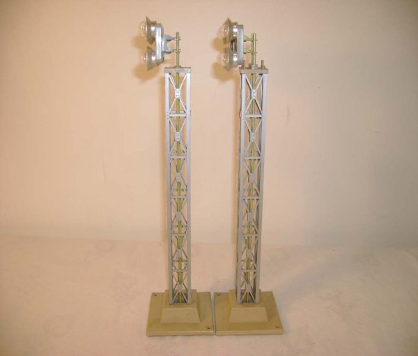 ABT: Two Lionel #195 Floodlight Towers - 3