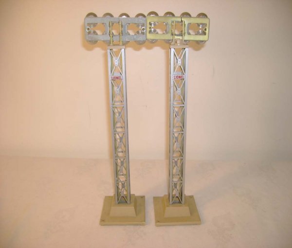 ABT: Two Lionel #195 Floodlight Towers - 4