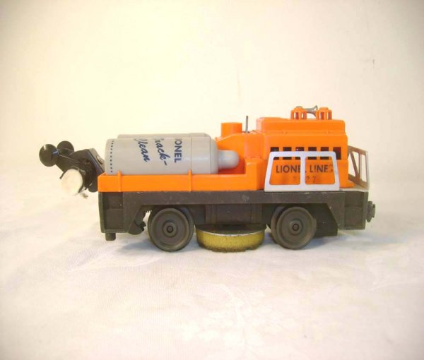 ABT: Lionel #3927 Track Cleaning Car/OB - 3