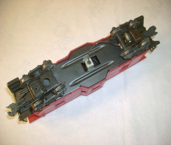 ABT: Lionel #6517 Bay Window Underscored Caboose/5 - 9