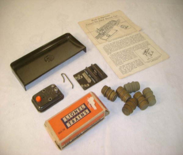 ABT: Lionel #3562-25 Gray-Painted Barrel Car/OB - 10