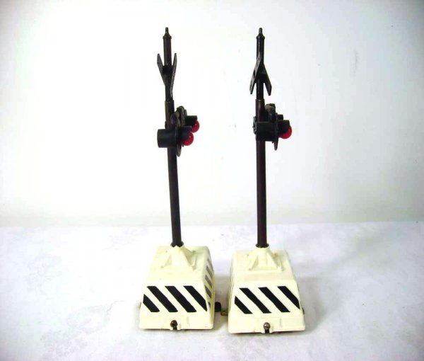 ABT: Two Lionel #155 Ringing Highway Signals/OB+ - 4