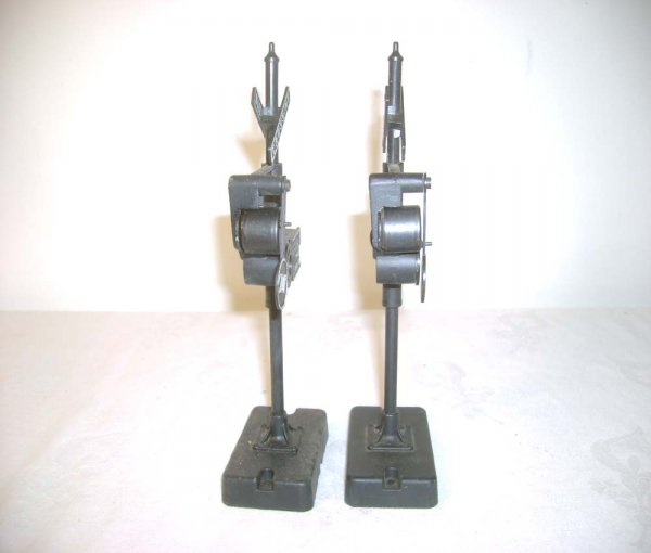 ABT: Two Lionel #140 Banjo Signals/56+ OBs - 3