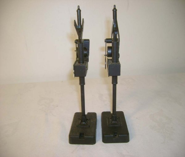 ABT: Two Lionel #140 Banjo Signals/56+ OBs - 5