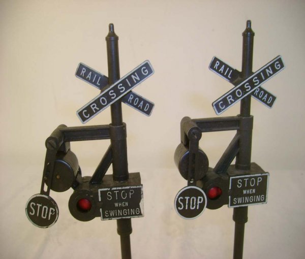 ABT: Two Lionel #140 Banjo Signals/56+ OBs - 6