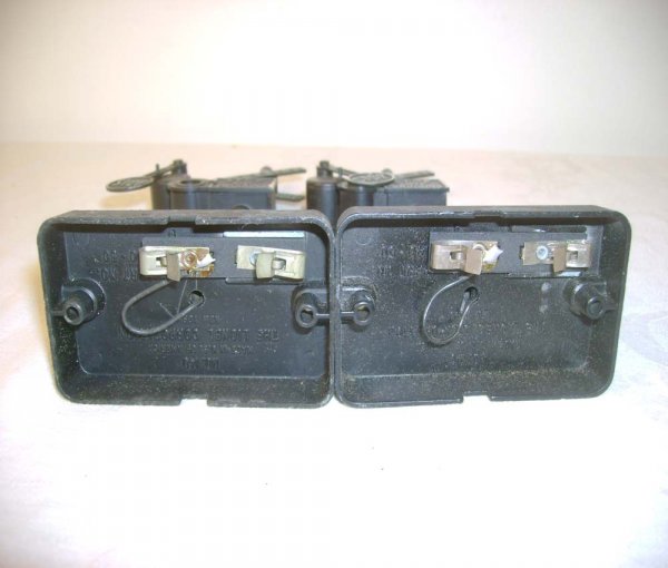 ABT: Two Lionel #140 Banjo Signals/56+ OBs - 8