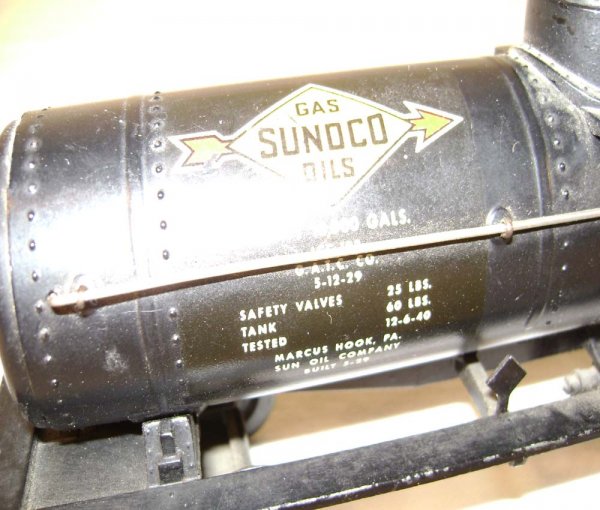 ABT: Scarce Lionel #2855 Black Sunoco Tank Car - 9