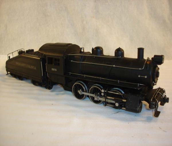 ABT:Nice Lionel #701/8976 Scale Pennsylvania 0-6-0: These are the #701 Diecast Scale Switcher and the #701T Diecast Pennsylvania Tender that Lionel made in the late 1930s and early 1940s. The Engine has "8976" under its cab window as well as on its Boi