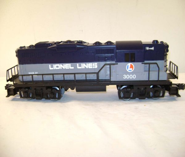 ABT: Lionel #33000 Railscope TV GP-9 Diesel/OB - 3
