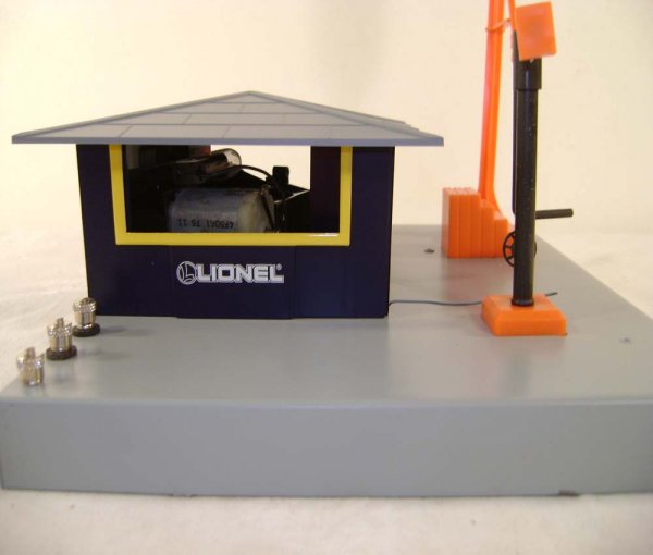 ABT: Lionel #12701 Diesel Fueling Station/OB - 6