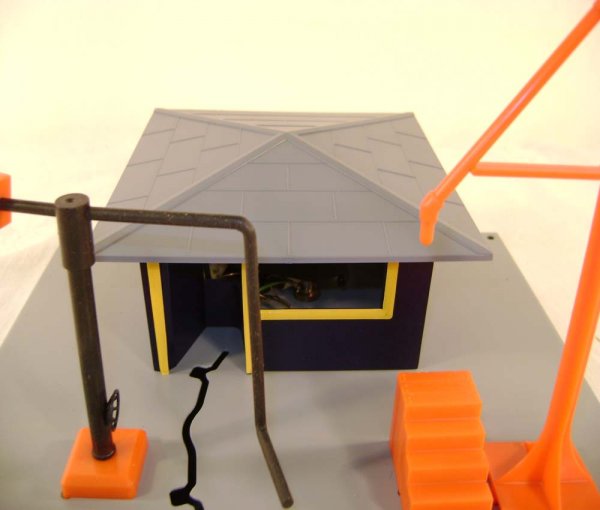 ABT: Lionel #12701 Diesel Fueling Station/OB - 8