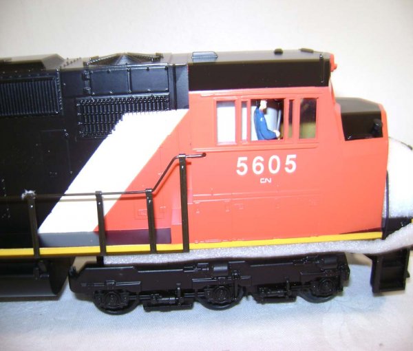 ABT: MTH #20-2155-1 CN SD-70 Mac Diesel/OB - 4