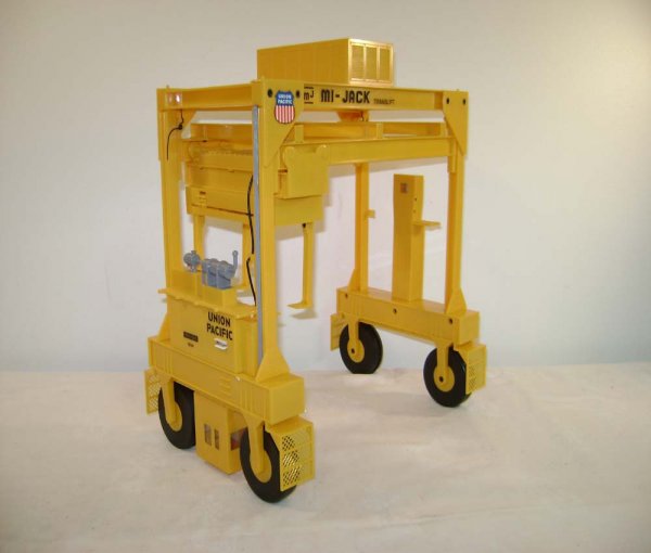 ABT: Lionel #12741 UP Intermodal Crane/OB - 6