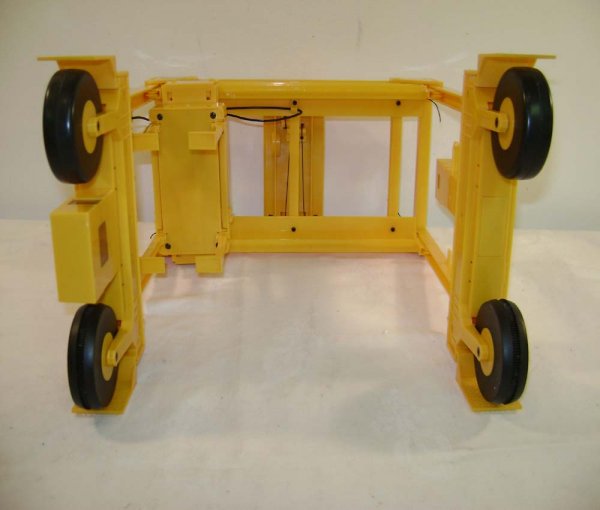 ABT: Lionel #12741 UP Intermodal Crane/OB - 7