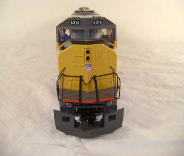 ABT: MTH #MT-2041LP UP EMD SD60M /OB - 9