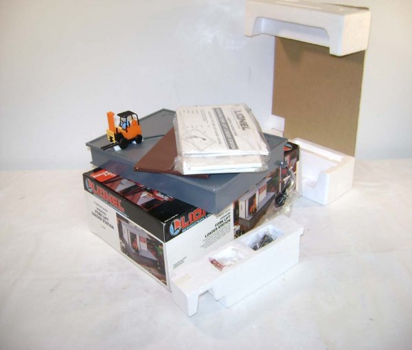 ABT: Mint Lionel #12798 Fork Lift Loader Station/