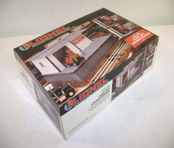 ABT: Mint Lionel #12798 Fork Lift Loader Station/ - 5