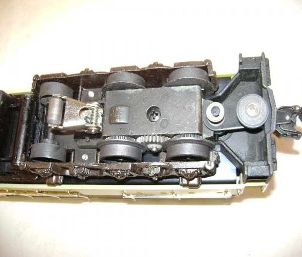 ABT: Lionel #8950 Virginian FM Diesel/OB - 7