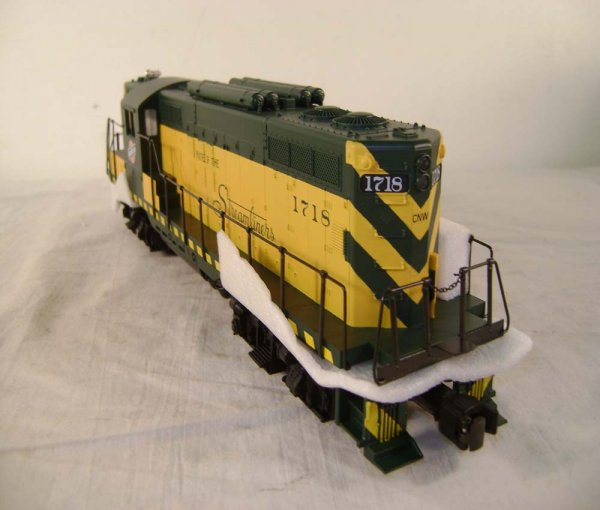 ABT: MTH #1718 C&NW EMD GP-9 Diesel/OB - 10