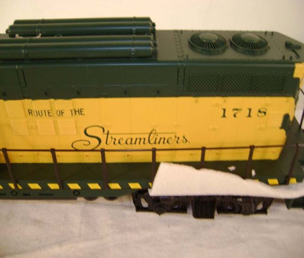 ABT: MTH #1718 C&NW EMD GP-9 Diesel/OB - 5