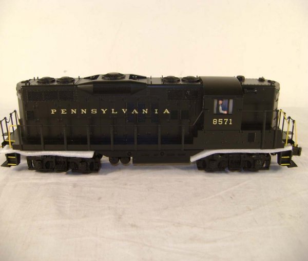 ABT: MTH #20-2210-1 Penn EMD GP-7 Diesel/OB - 6