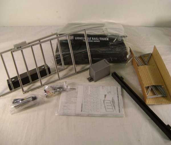 ABT: Mint Lionel #12929 Loading Dock Accessory/OB - 2