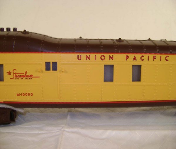 ABT: MTH #30-2197-1 UP M10000 Passenger Set/OB - 4