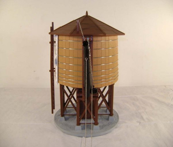 ABT: MTH #30-11028 Oper Scale Water Tower/OB - 4