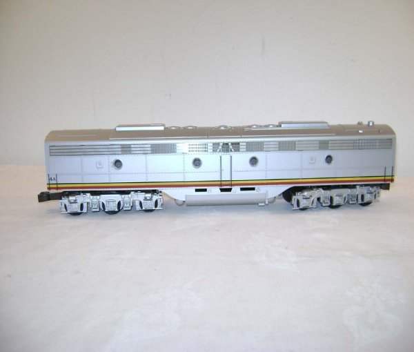 ABT: Weaver SF EMD E-8 B Non-Powered Diesel/OB - 3